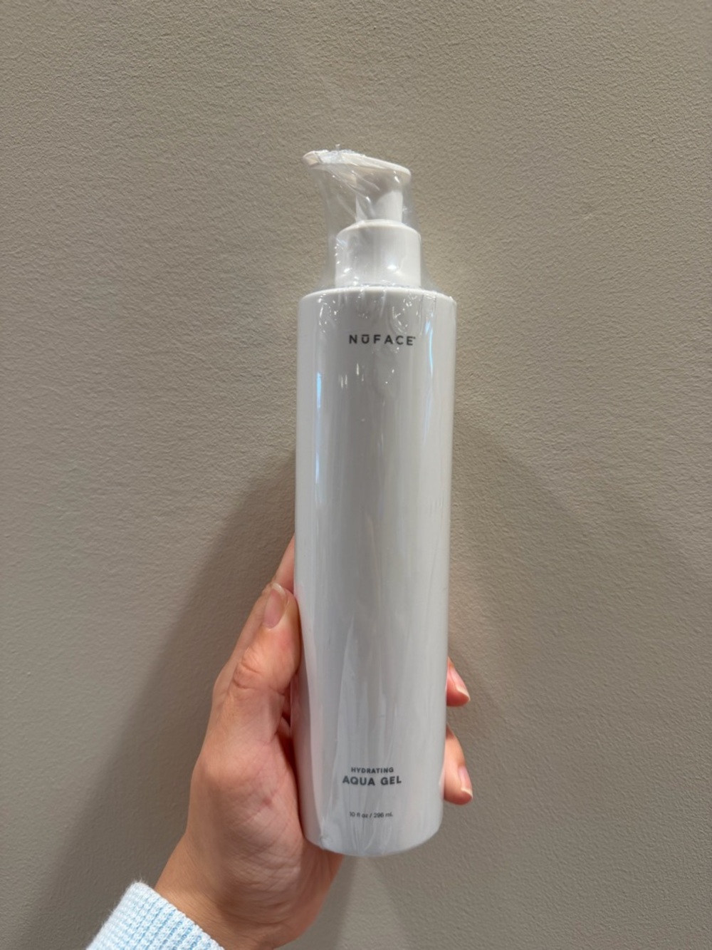 NuFace Aqua Gel Activator
Hydrating Microcurrent Gel Activator